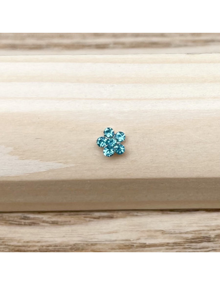 Piercing nez barbell droite brillant fleur bleue claire